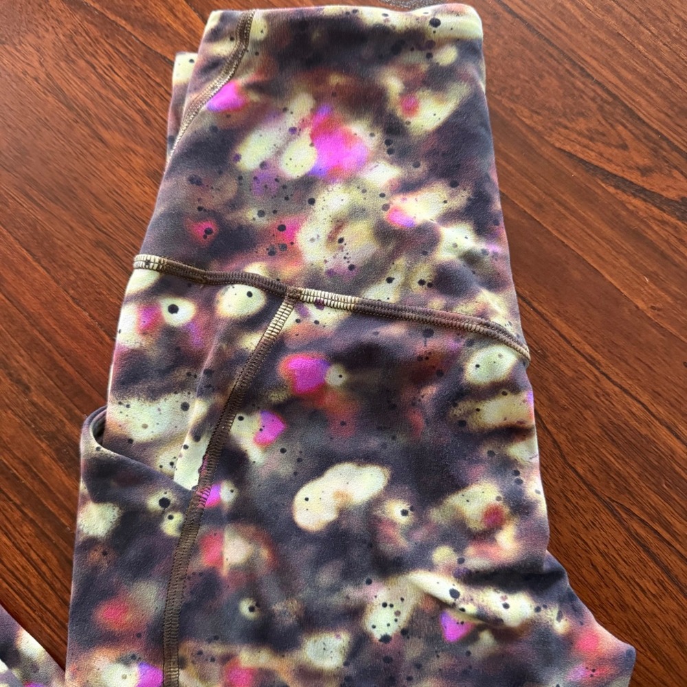 Lululemon Invigorate High-Rise Tight 25 Splatter Print Leggings Size 4 - Picture 2 of 6